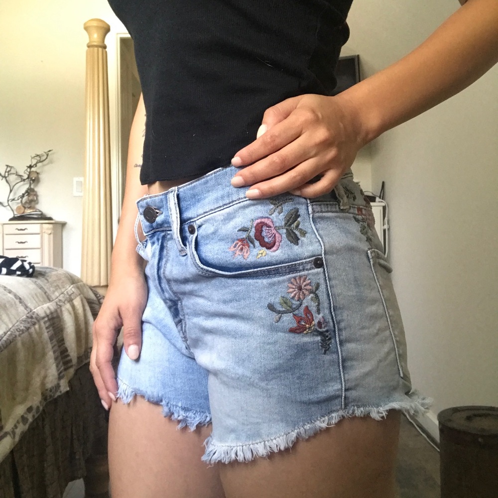 Flower print jean shorts